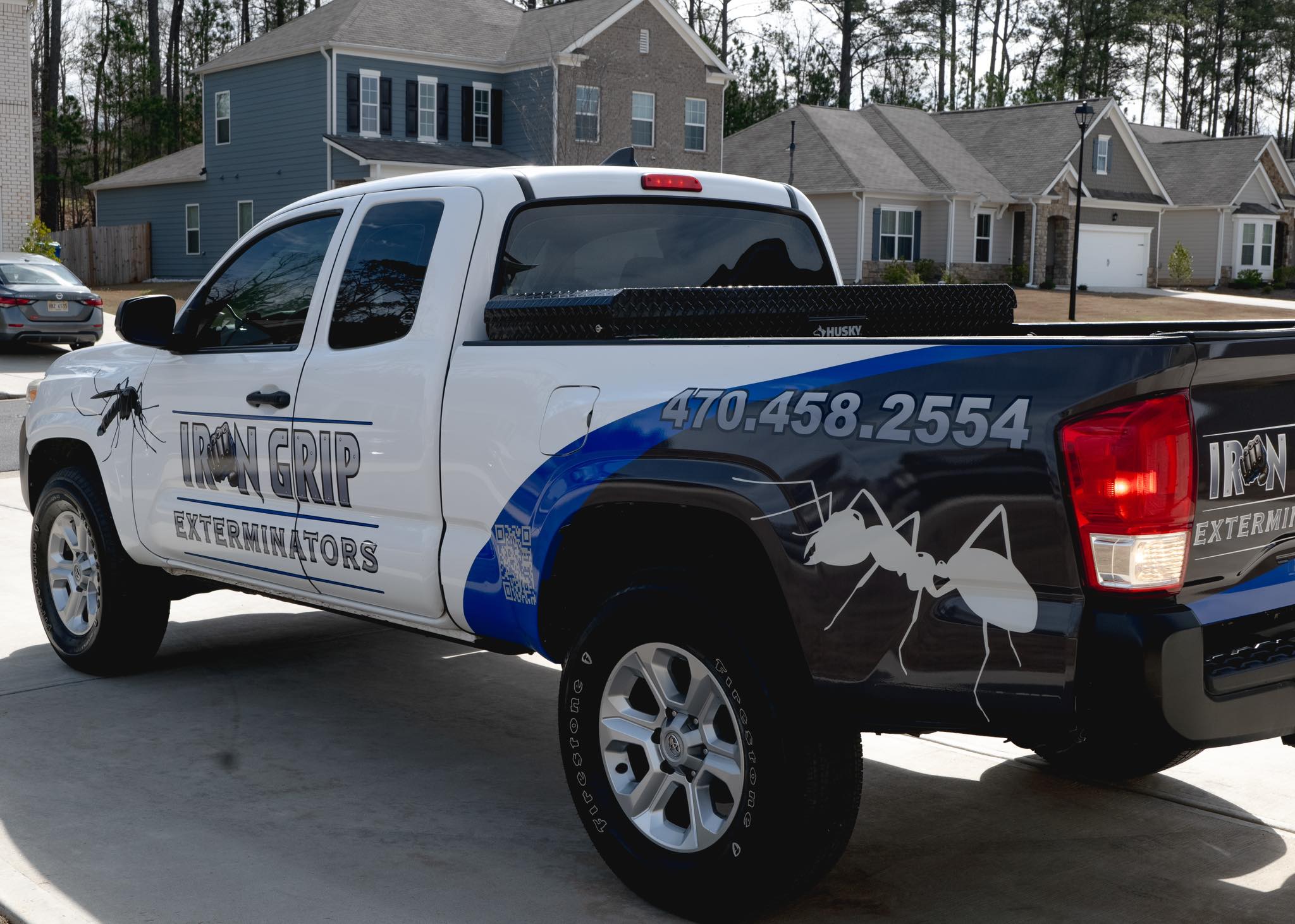 iron grip exterminators 